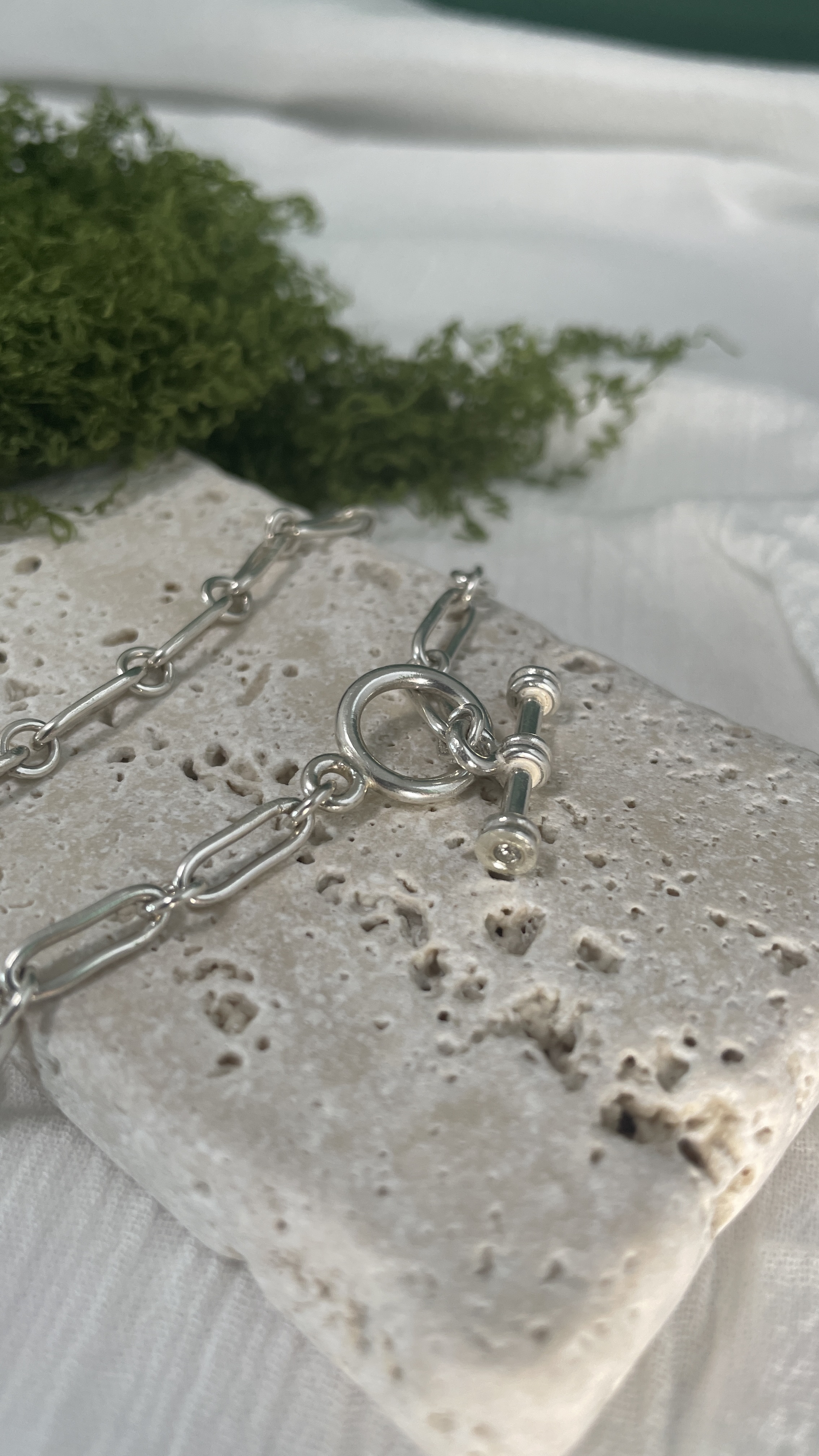 Chain bracelet 21cm, with cubic zirconia on the clasp